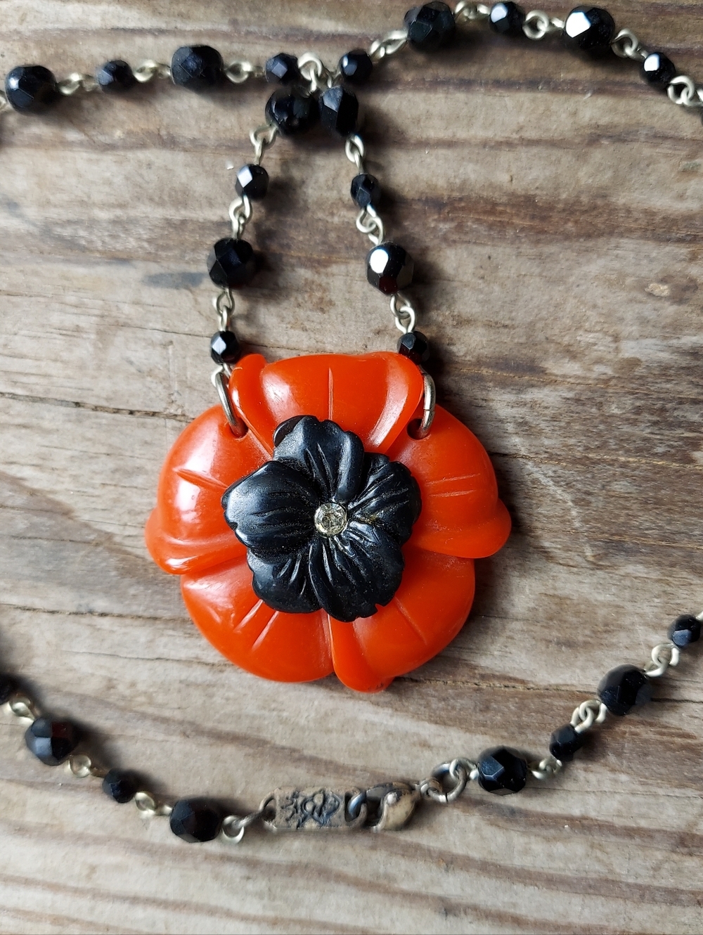 Vintage 90s Classic Hardware Beaded Poppy Necklace